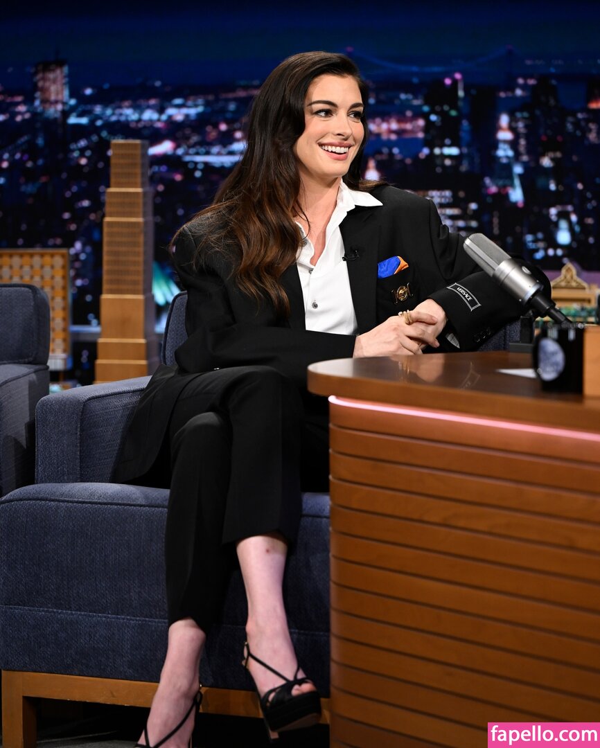 Anne Hathaway