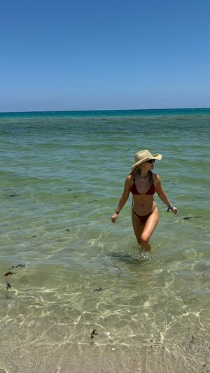 Genevieve Hannelius #556