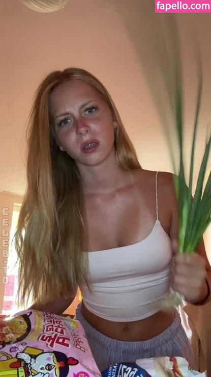 melleeh / mmelleh Nude Leaked  Photo #20